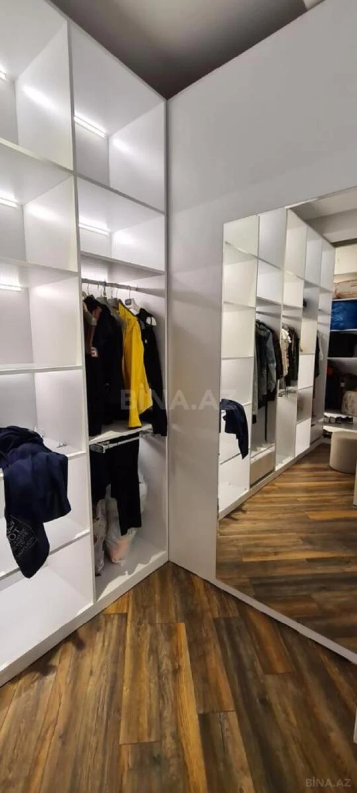 Kirayə verilir 5 otaqlı mənzil 250 m²
