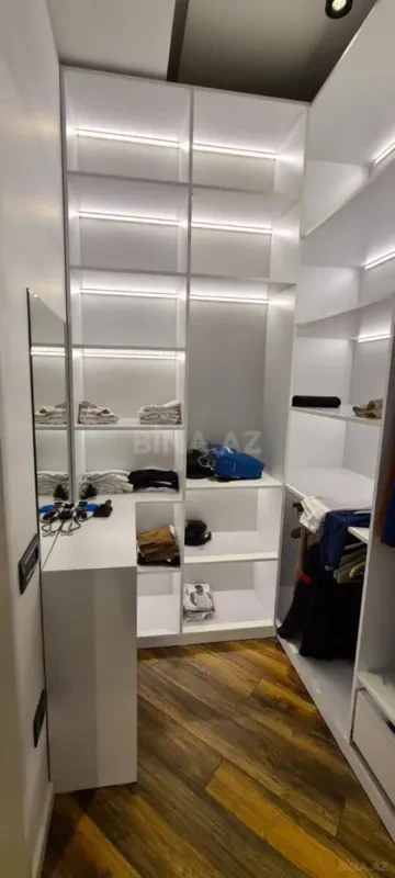 Kirayə verilir 5 otaqlı mənzil 250 m²