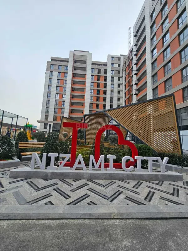 Satılır 4 otaqlı mənzil 129 m²