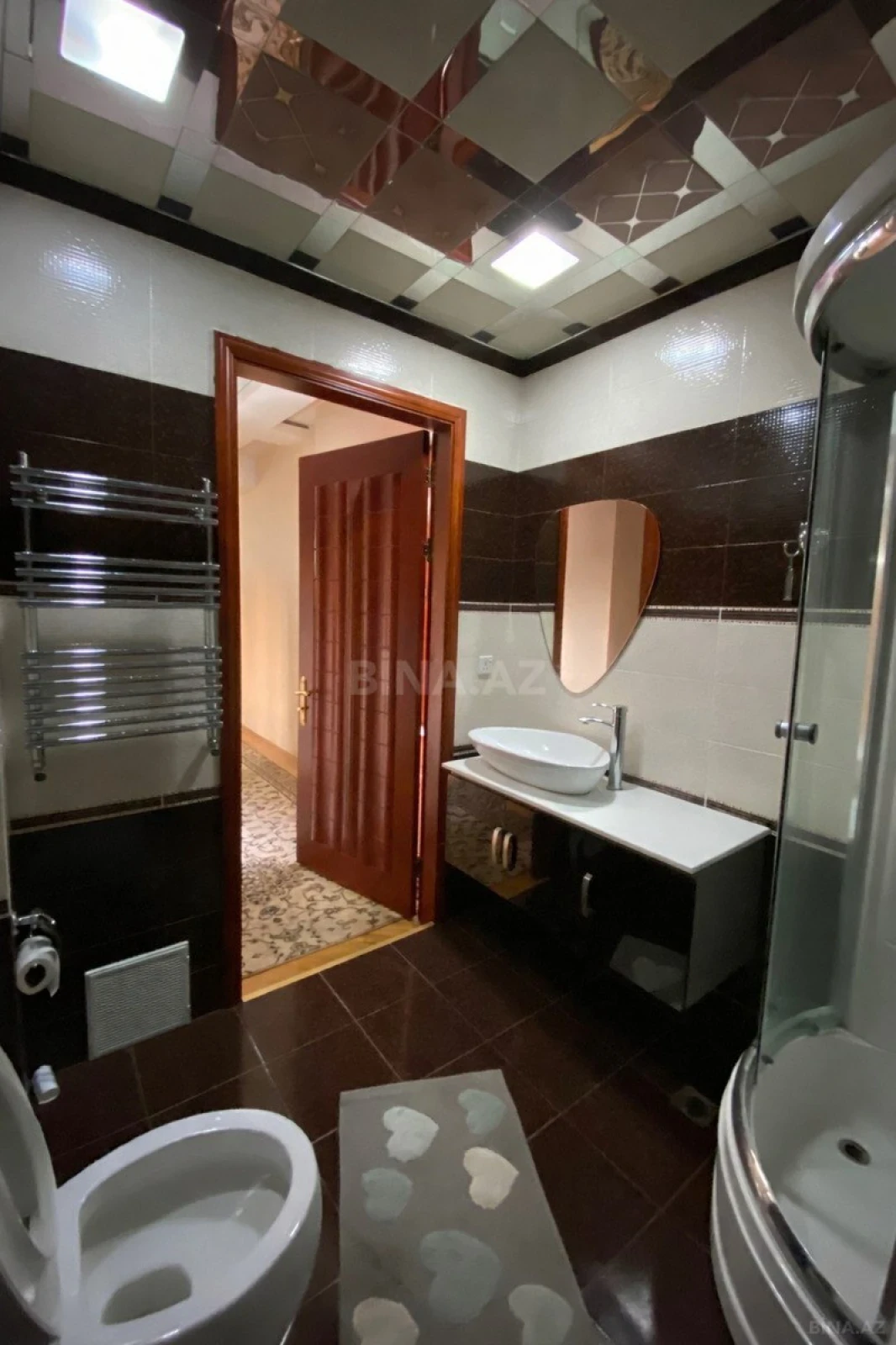 Satılır 4 otaqlı mənzil 204 m²