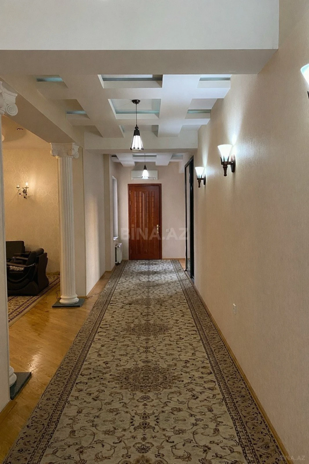 Satılır 4 otaqlı mənzil 204 m²