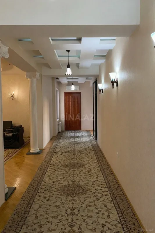 Satılır 4 otaqlı mənzil 204 m²