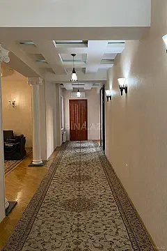 Satılır 4 otaqlı mənzil 204 m²