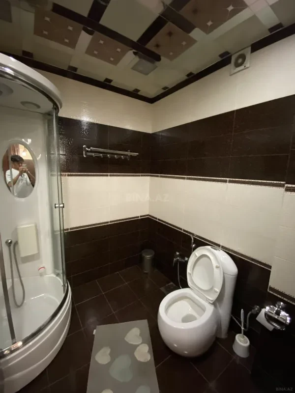 Satılır 4 otaqlı mənzil 204 m²