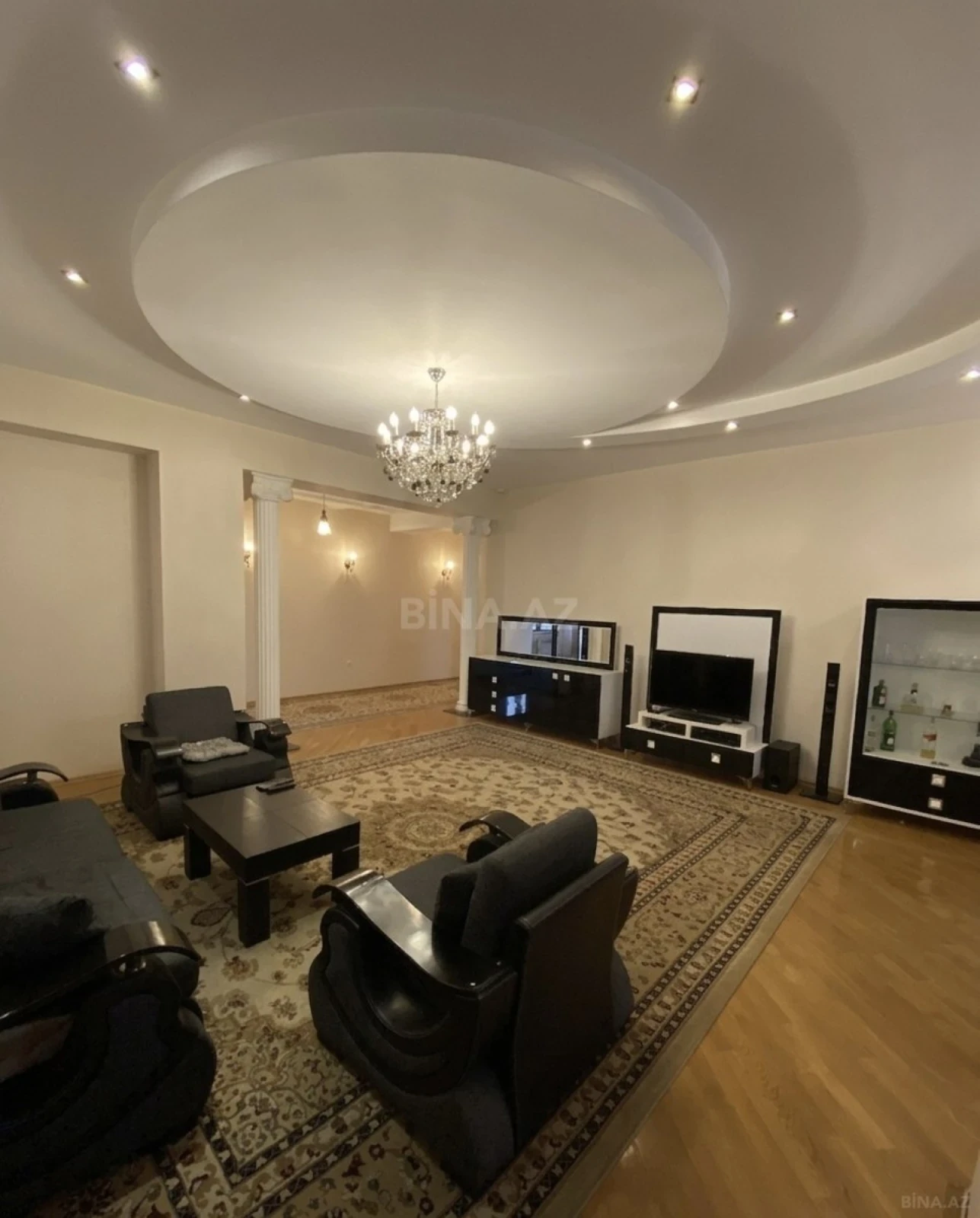 Satılır 4 otaqlı mənzil 204 m²