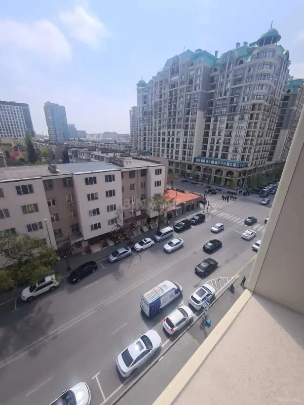 Satılır 2 otaqlı mənzil 88 m²