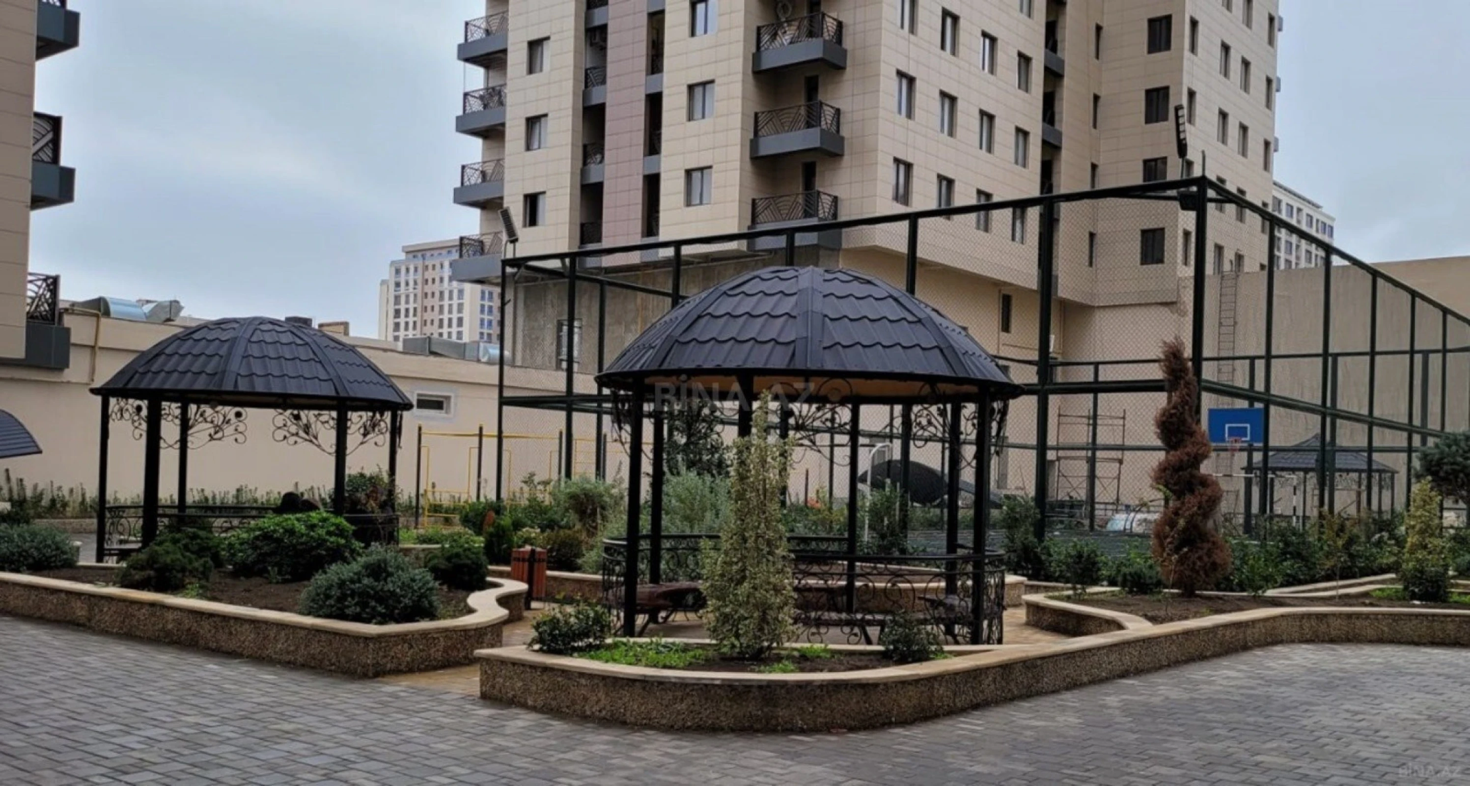 Satılır 2 otaqlı mənzil 88 m²