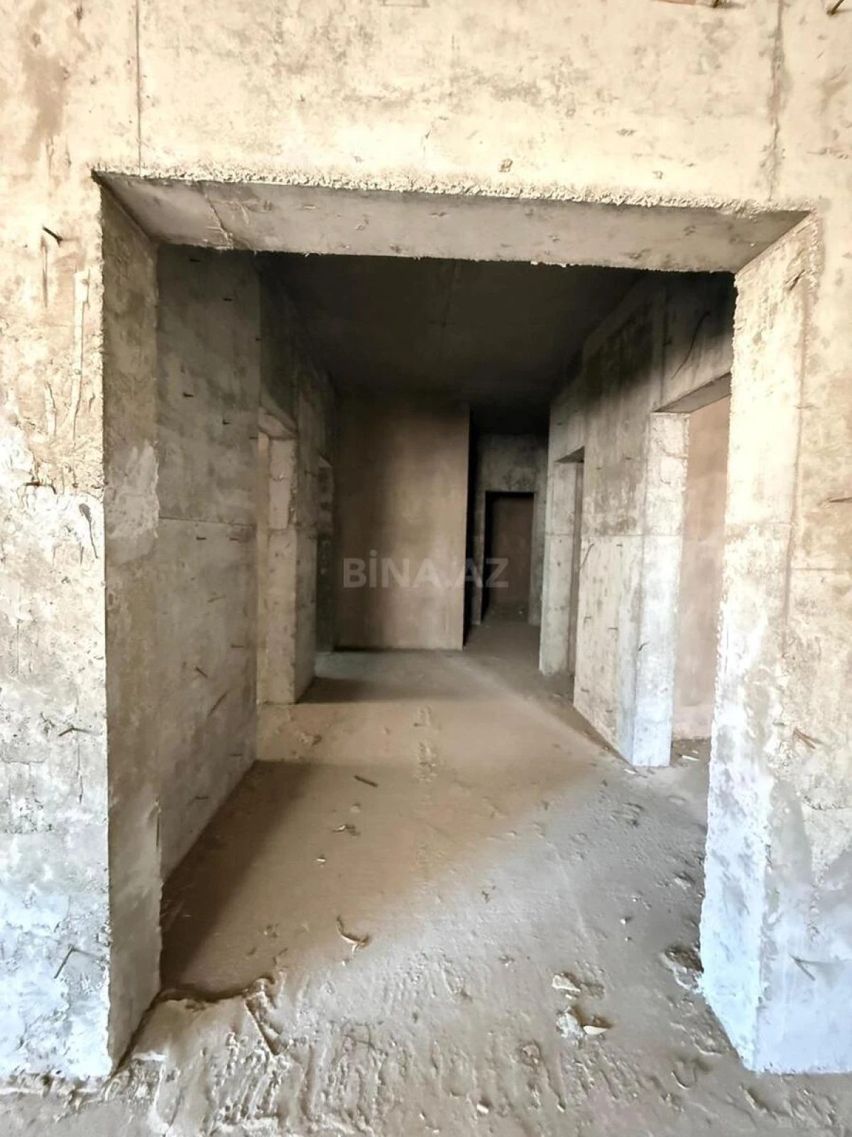 Satılır 3 otaqlı mənzil 148 m²