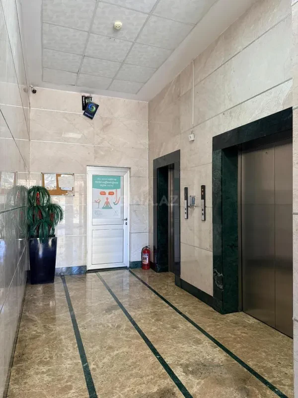 Satılır 3 otaqlı mənzil 148 m²