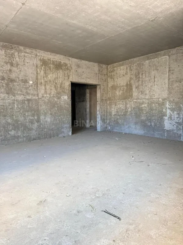 Satılır 3 otaqlı mənzil 148 m²