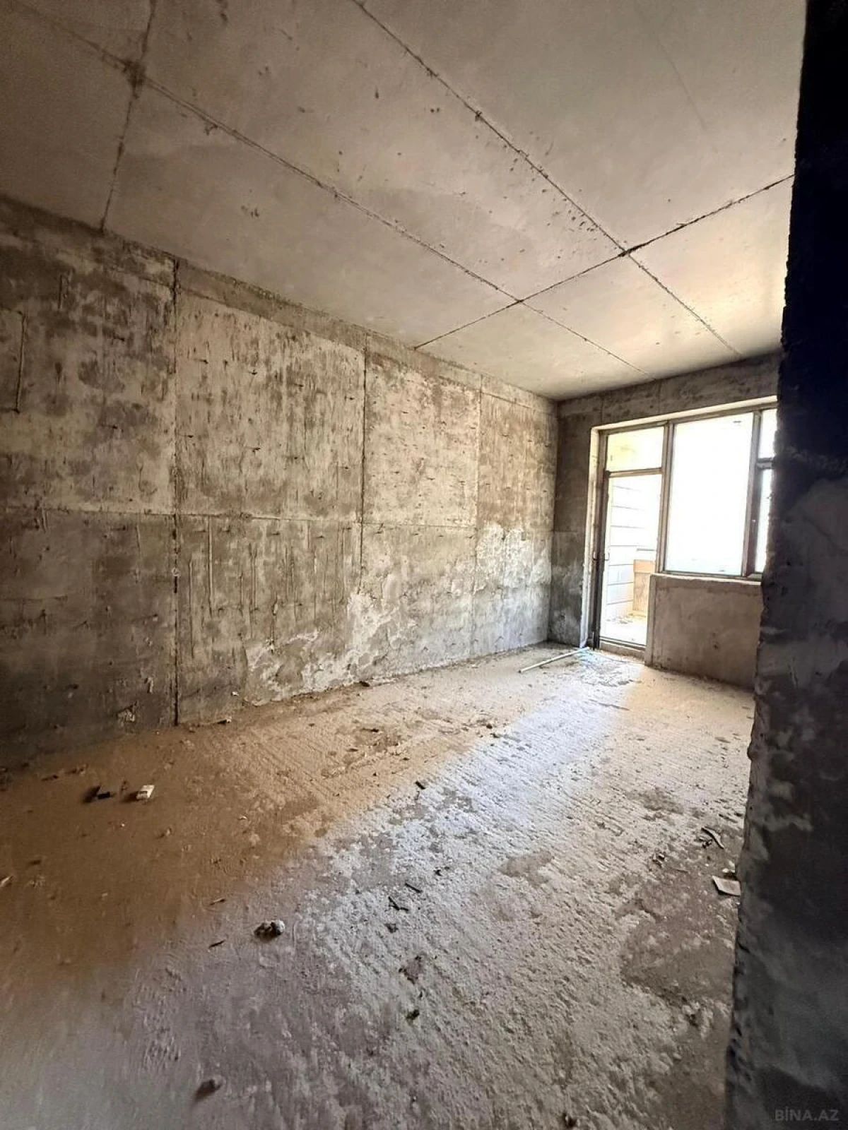 Satılır 3 otaqlı mənzil 148 m²
