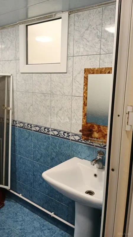 Kirayə verilir 2 otaqlı mənzil 60 m²