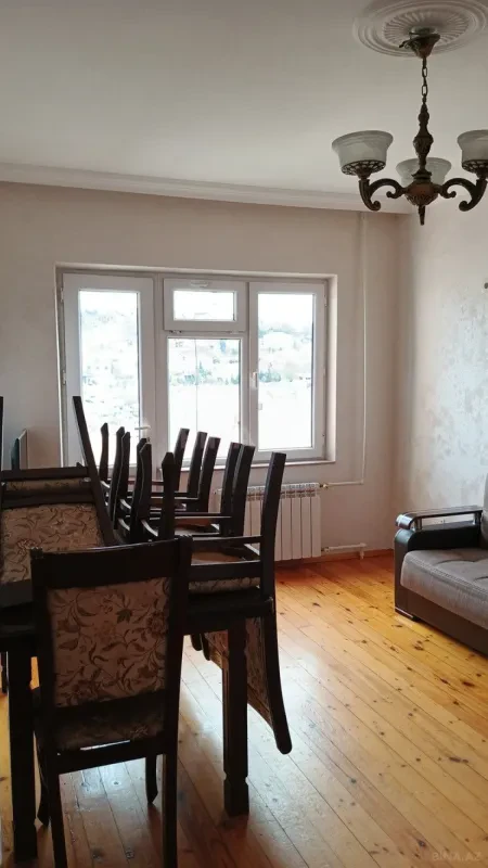 Kirayə verilir 2 otaqlı mənzil 60 m²