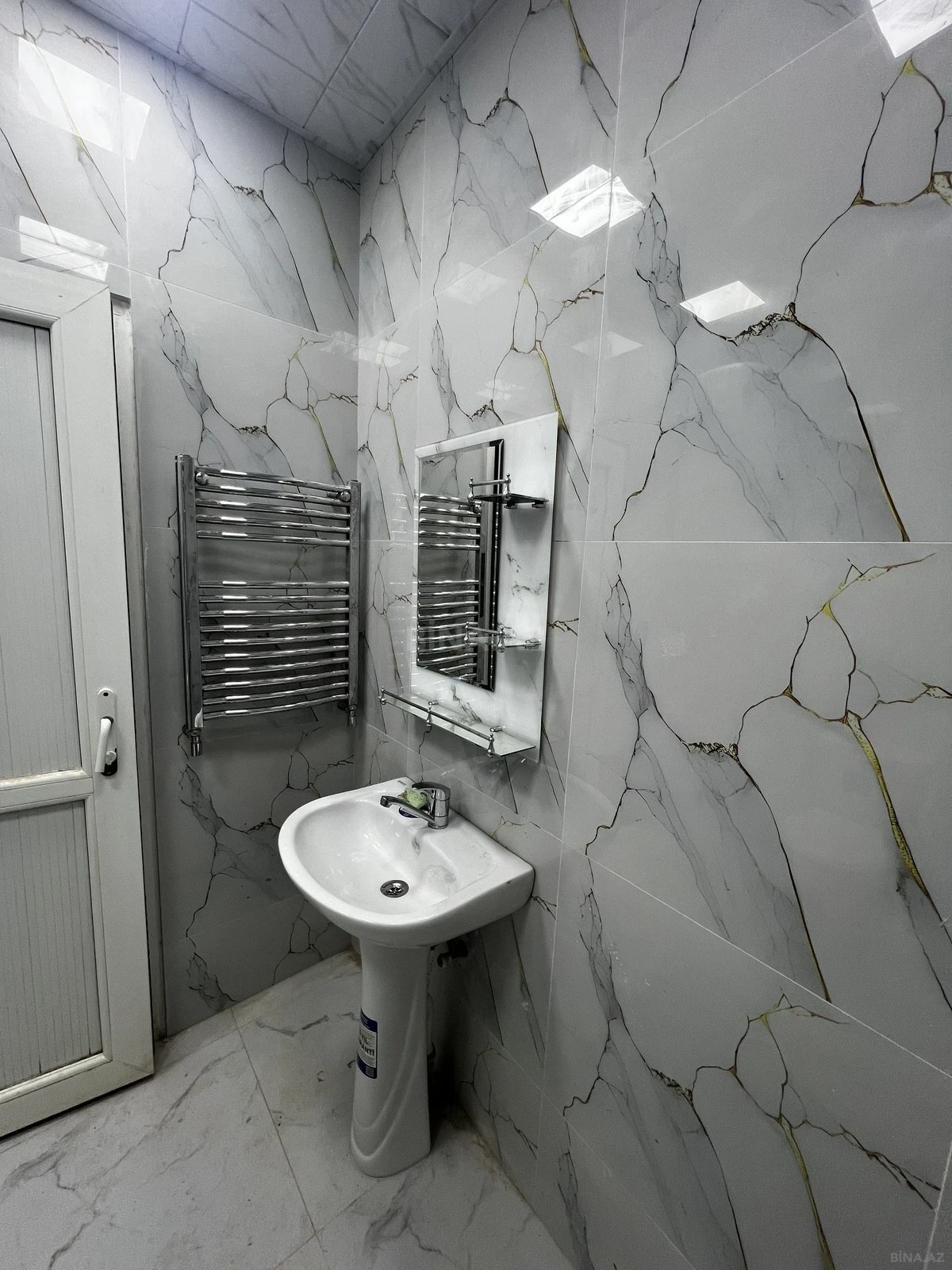 Satılır 3 otaqlı mənzil 59 m²