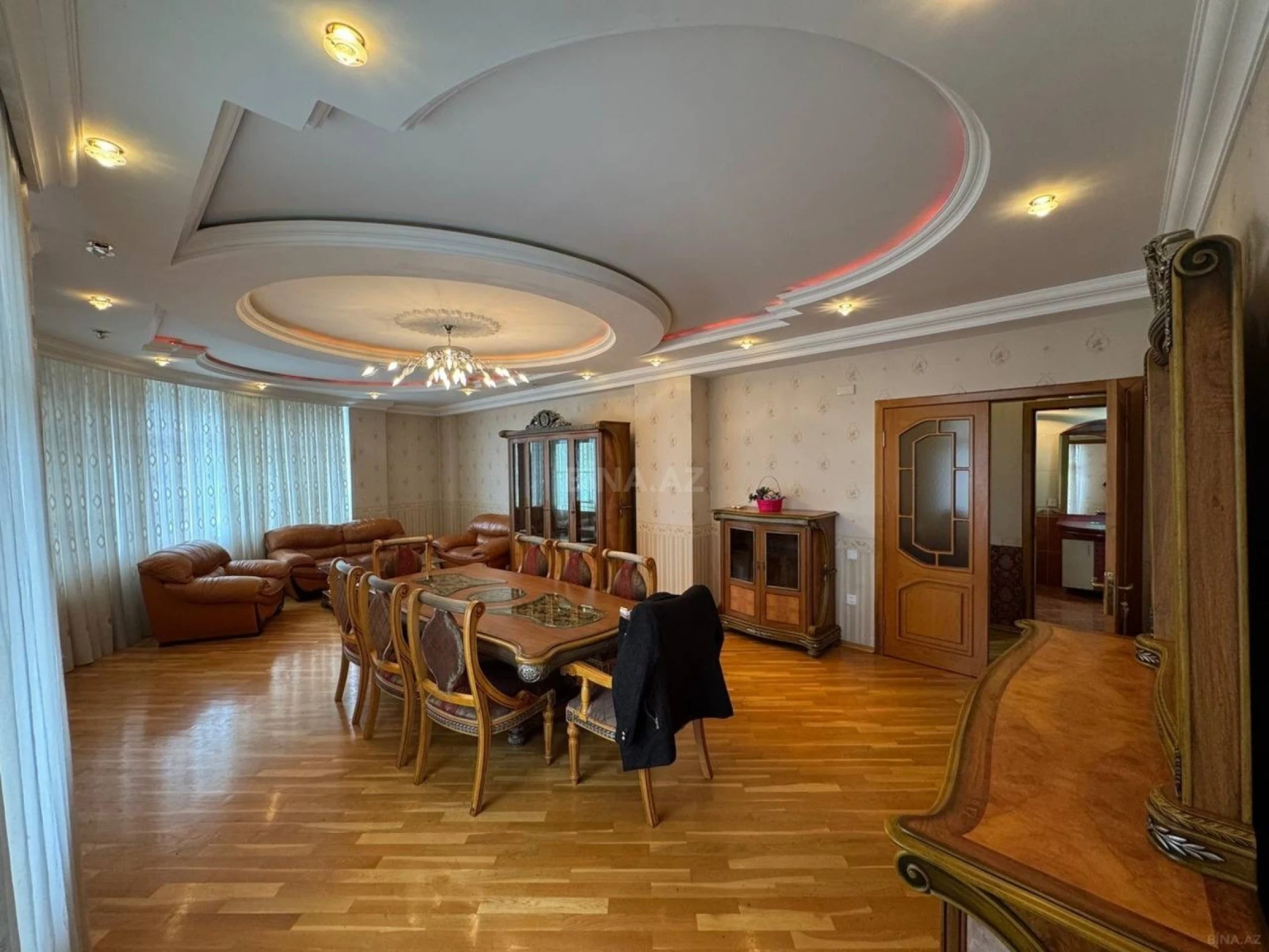 Kirayə verilir 3 otaqlı mənzil 140 m²