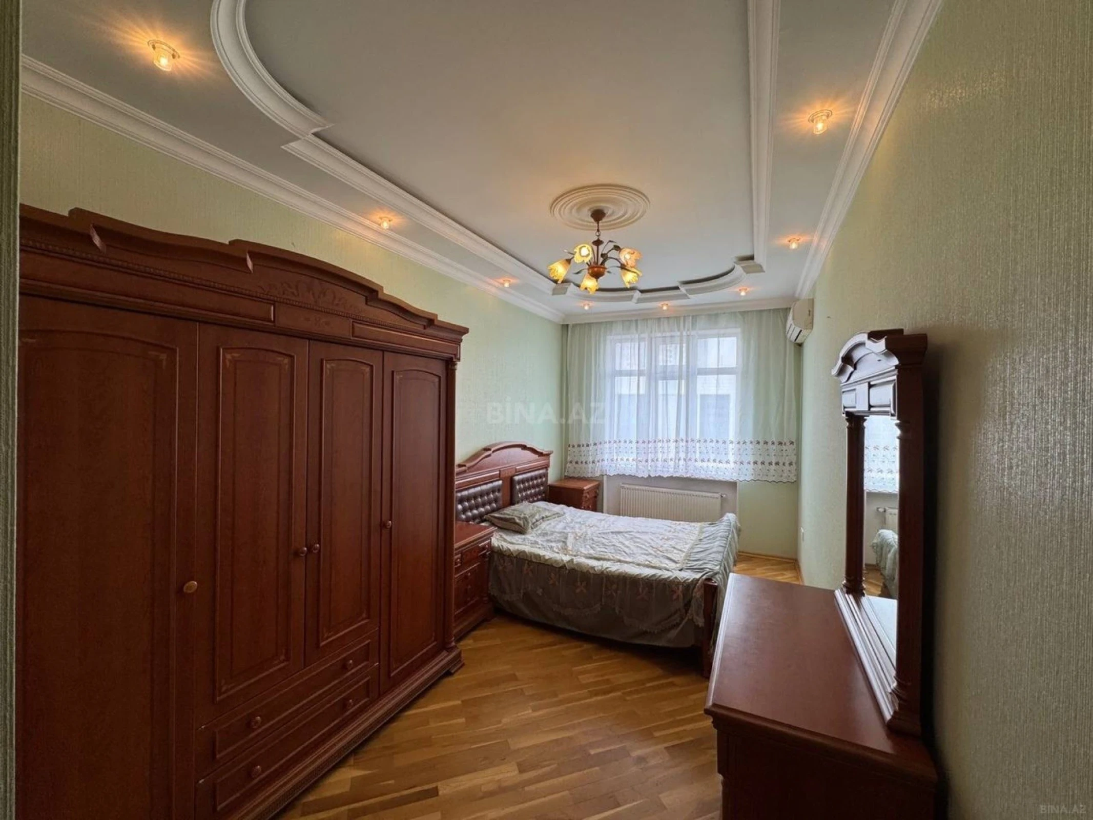 Kirayə verilir 3 otaqlı mənzil 140 m²