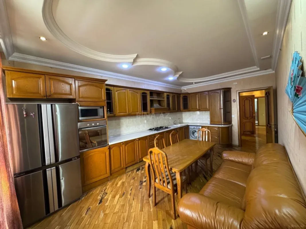 Kirayə verilir 3 otaqlı mənzil 140 m²