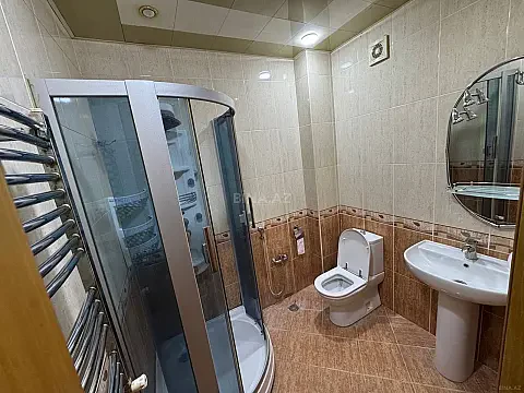 Kirayə verilir 3 otaqlı mənzil 140 m²