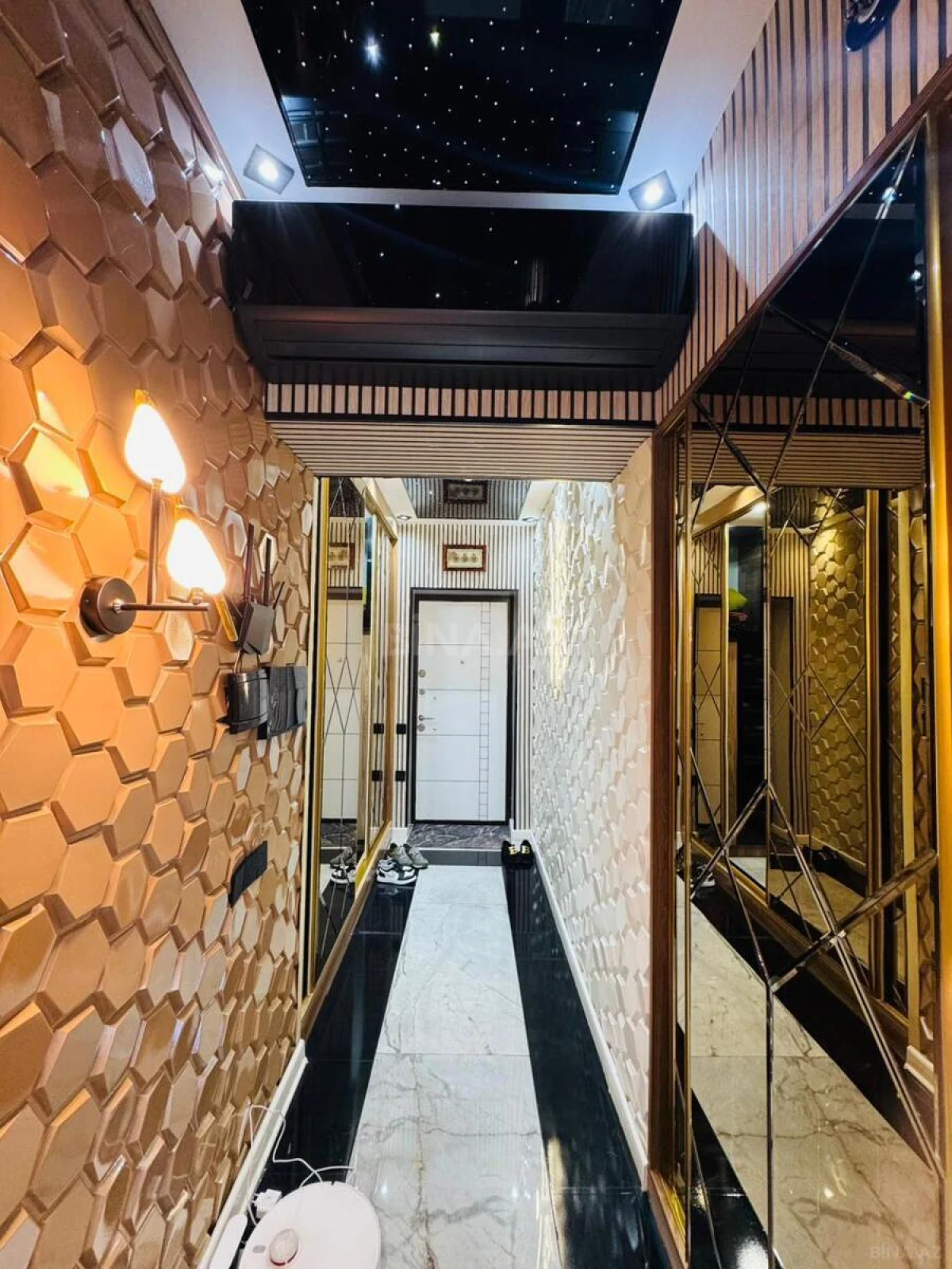 Satılır 2 otaqlı mənzil 107 m²