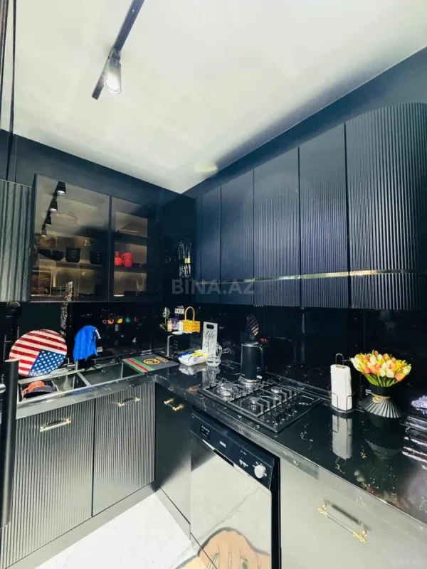Satılır 2 otaqlı mənzil 107 m²