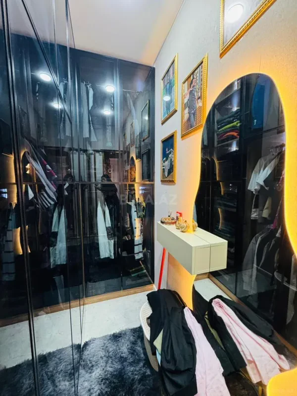 Satılır 2 otaqlı mənzil 107 m²