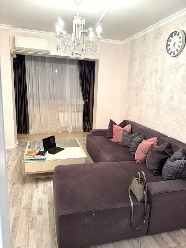 Kirayə verilir 2 otaqlı mənzil 70 m²