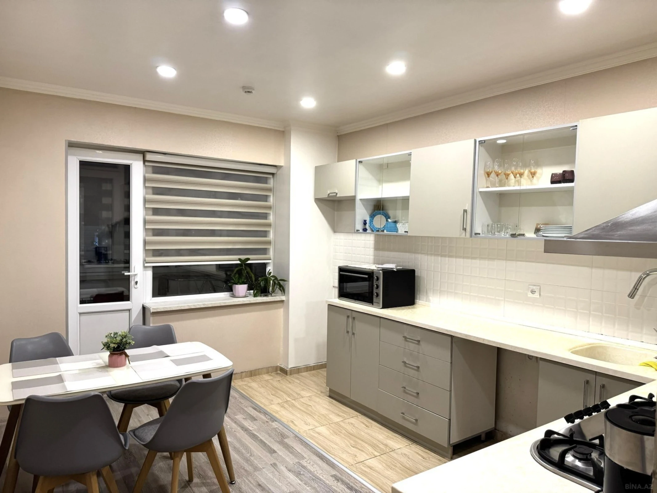 Kirayə verilir 2 otaqlı mənzil 70 m²