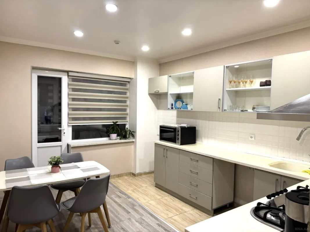 Kirayə verilir 2 otaqlı mənzil 70 m²