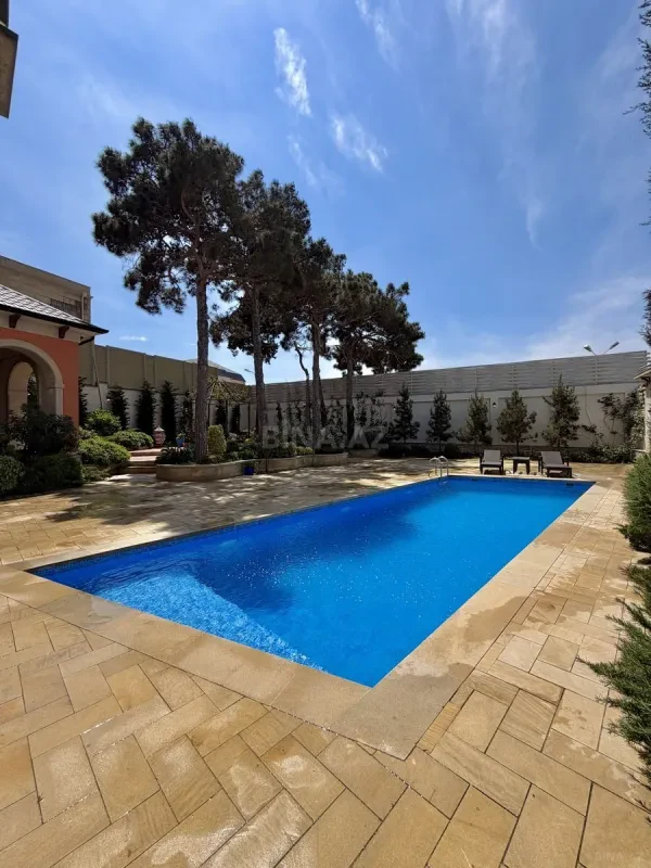 Satılır 5 otaqlı həyət evi 400 m²