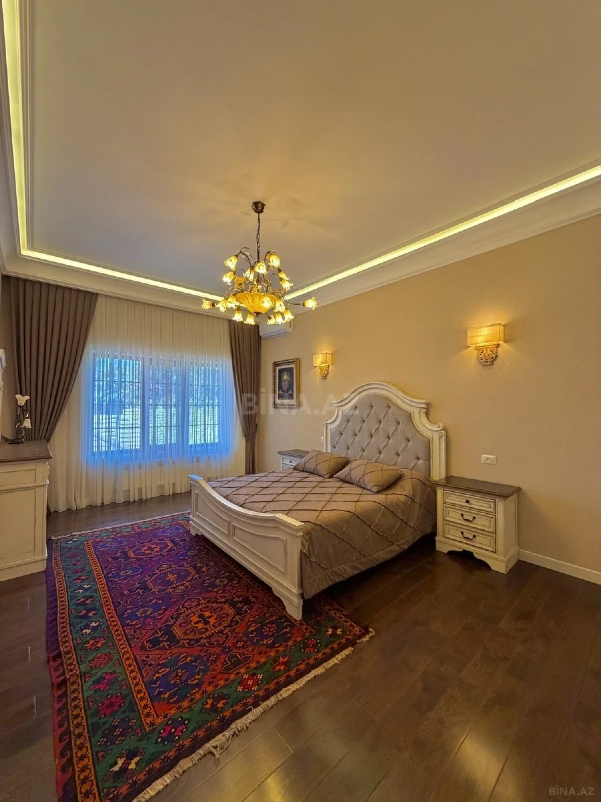Satılır 5 otaqlı həyət evi 400 m²