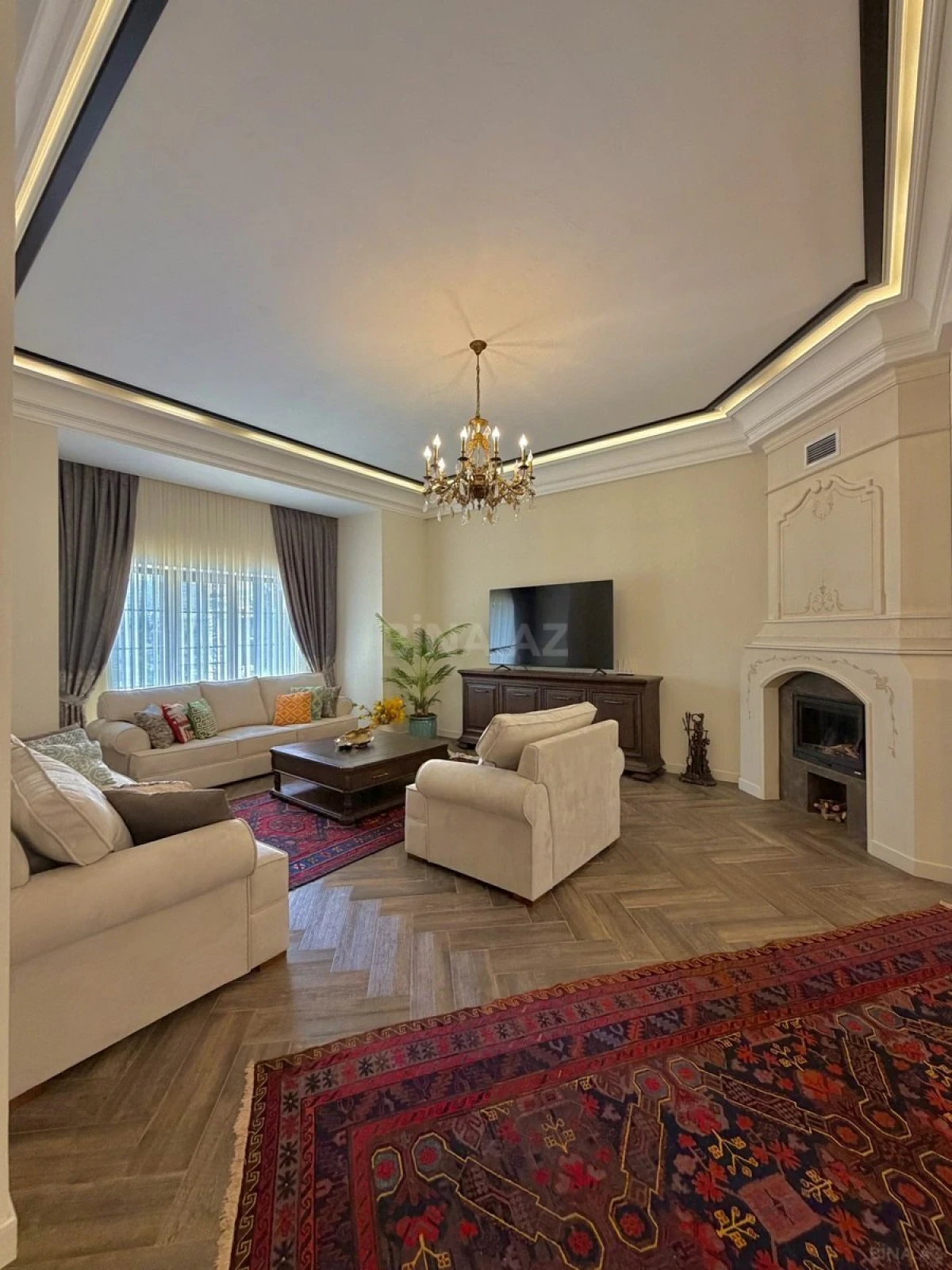 Satılır 5 otaqlı həyət evi 400 m²
