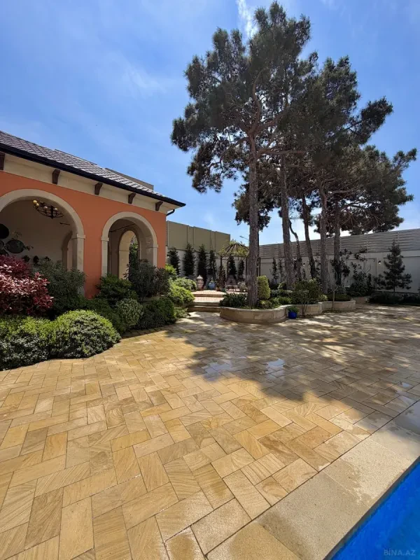 Satılır 5 otaqlı həyət evi 400 m²