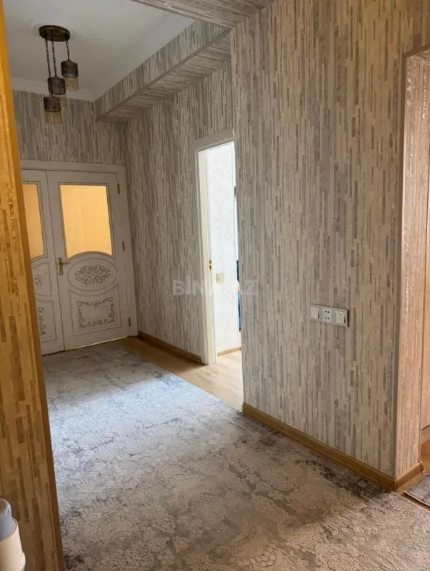 Satılır 3 otaqlı mənzil 109 m²