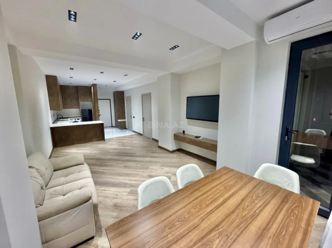 Satılır 2 otaqlı mənzil 77 m²