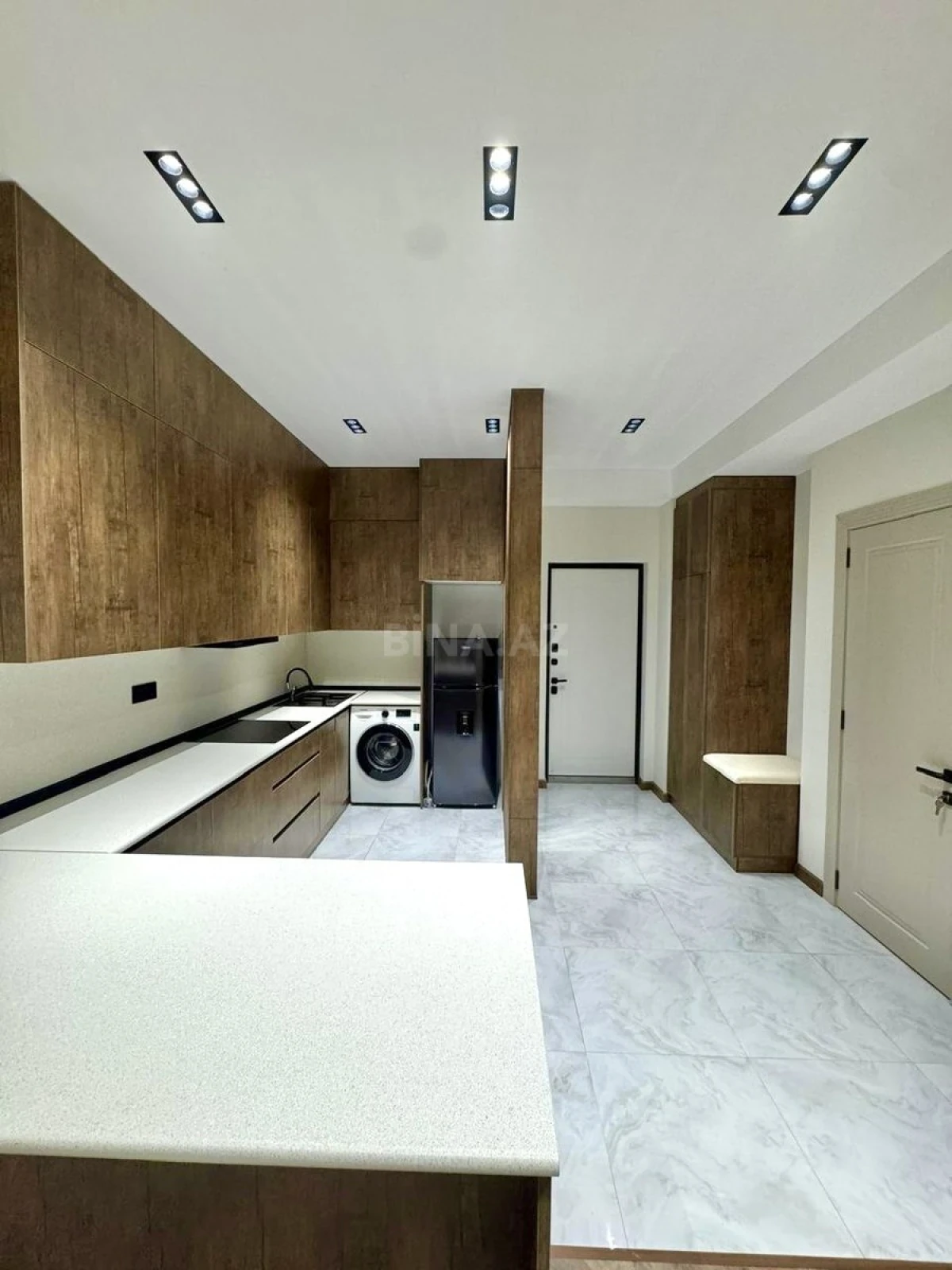 Satılır 2 otaqlı mənzil 77 m²