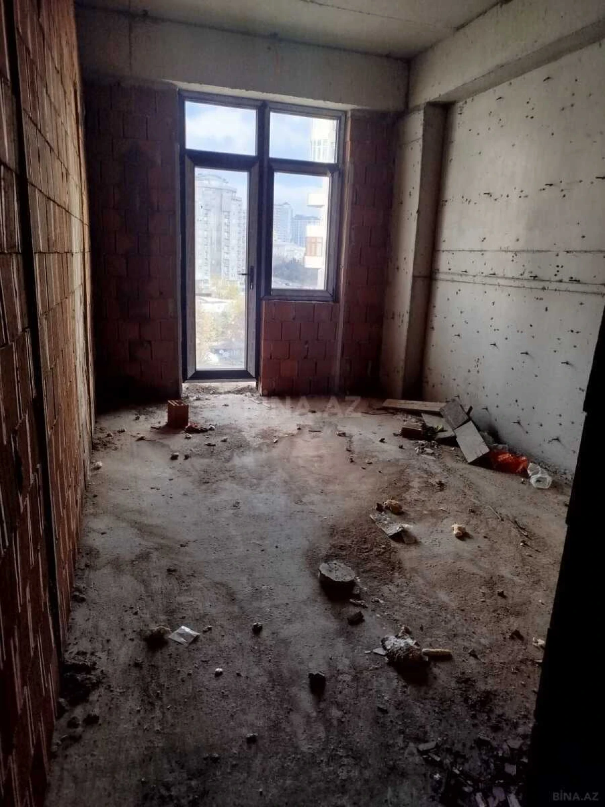 Satılır 1 otaqlı mənzil 53 m²