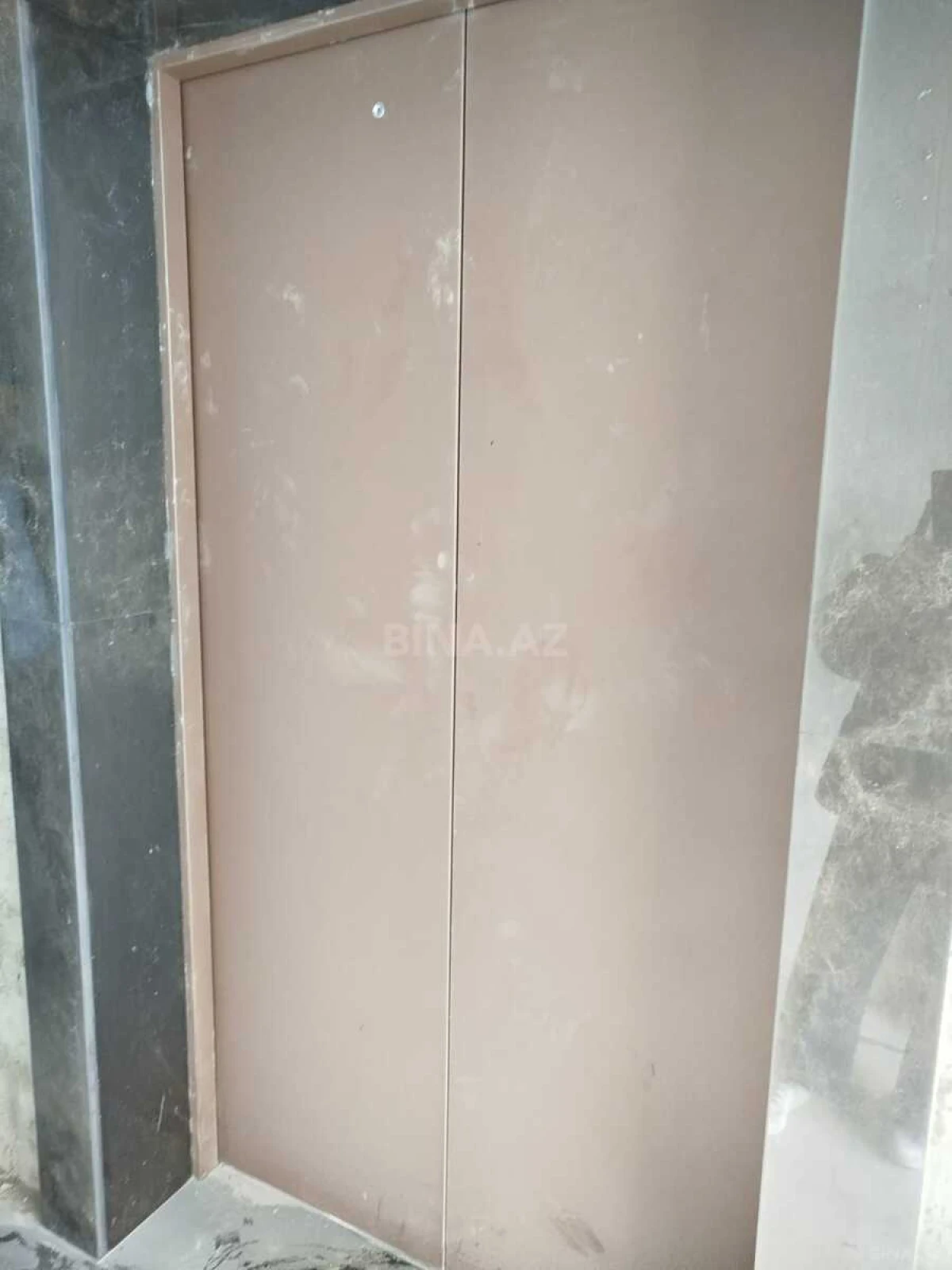 Satılır 1 otaqlı mənzil 53 m²
