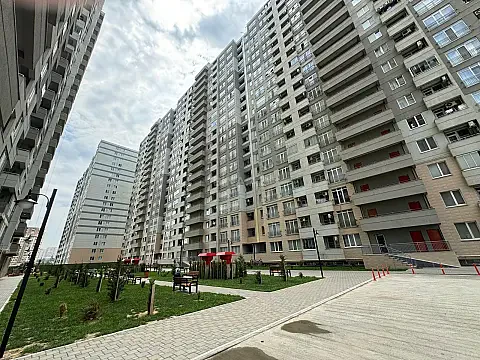 Satılır 2 otaqlı mənzil 51 m² — Bakı, İnşaatçılar 2 otaq 51.00 m²