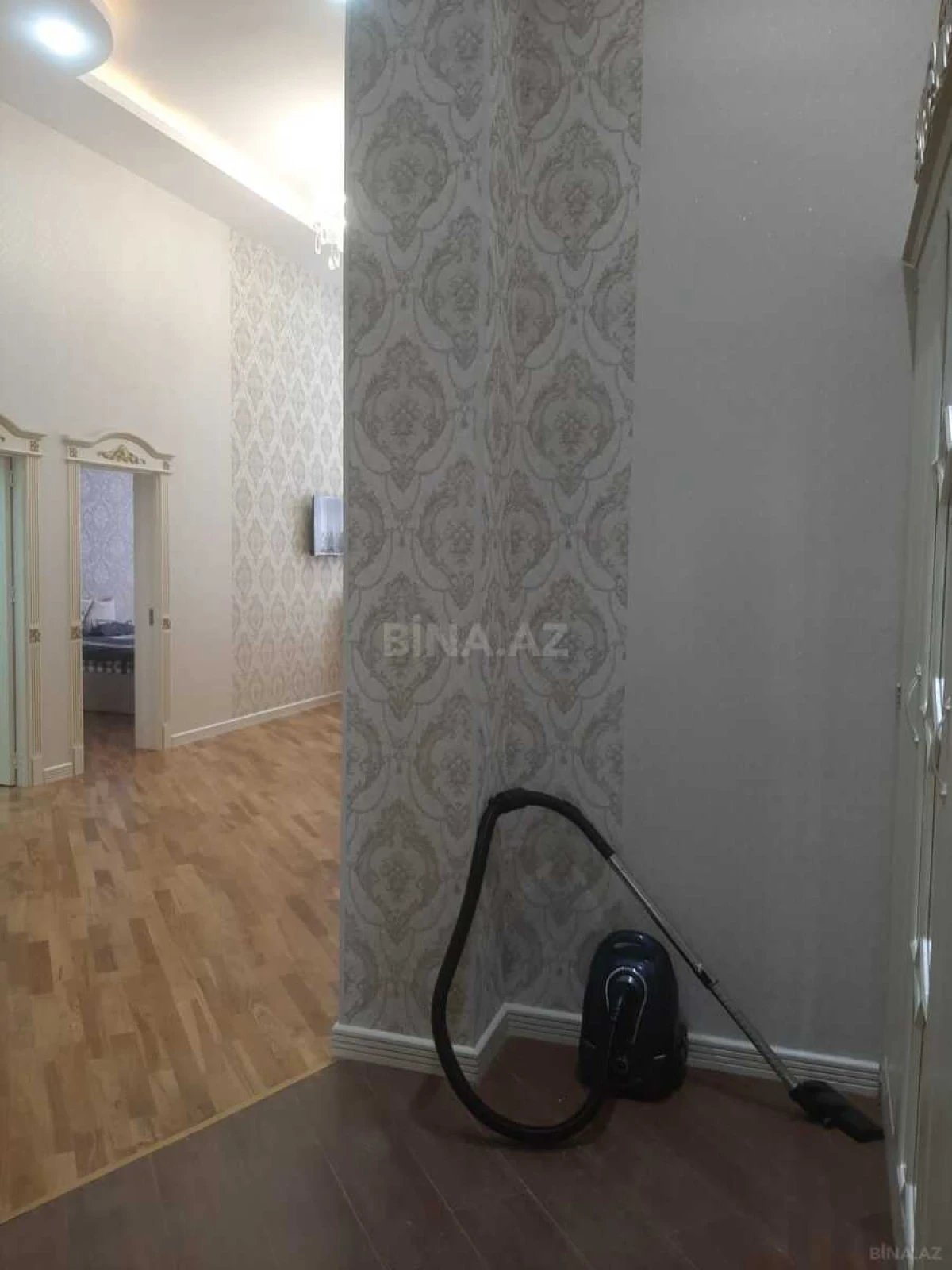 Kirayə verilir 3 otaqlı mənzil 116 m²