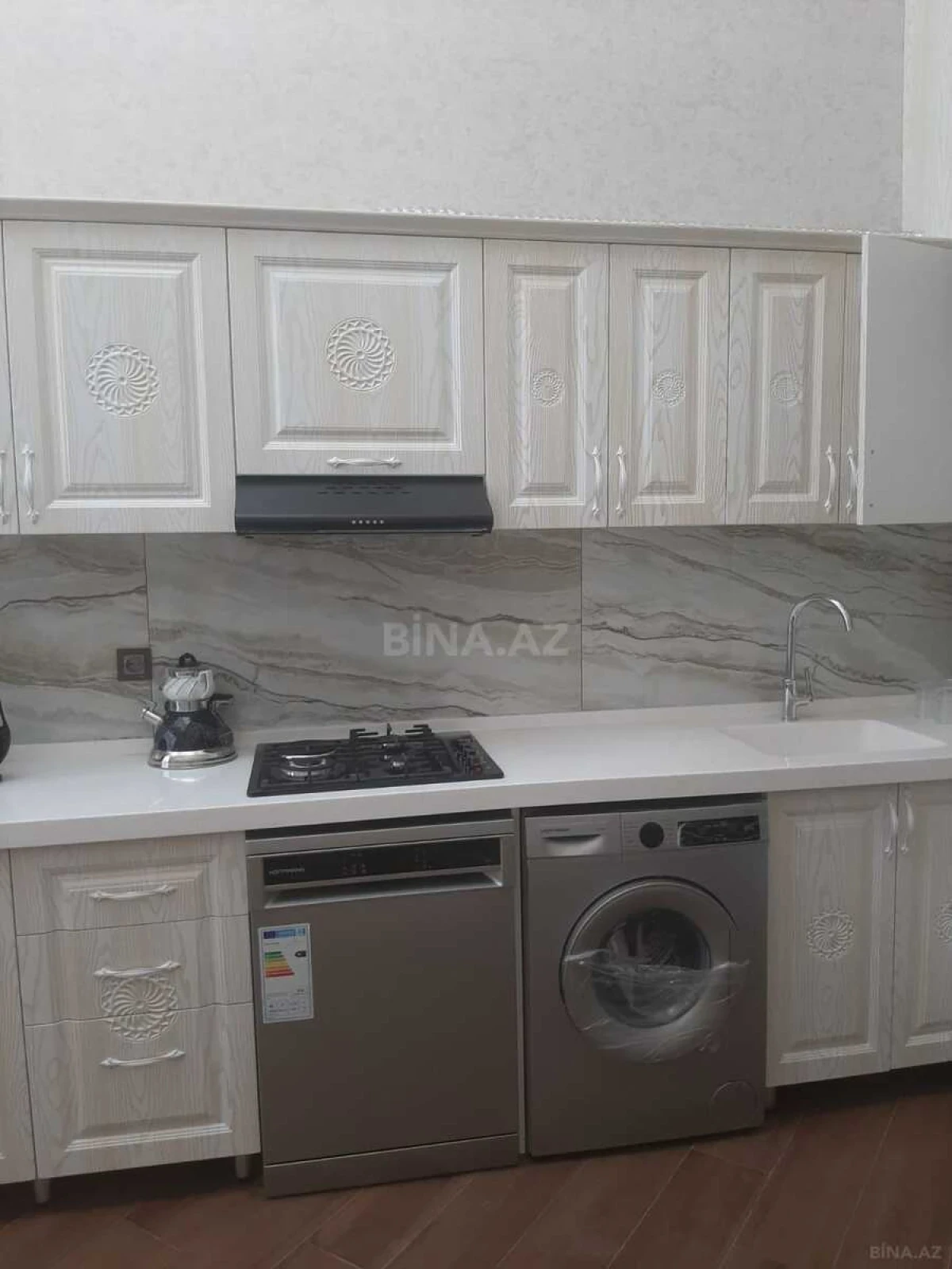 Kirayə verilir 3 otaqlı mənzil 116 m²