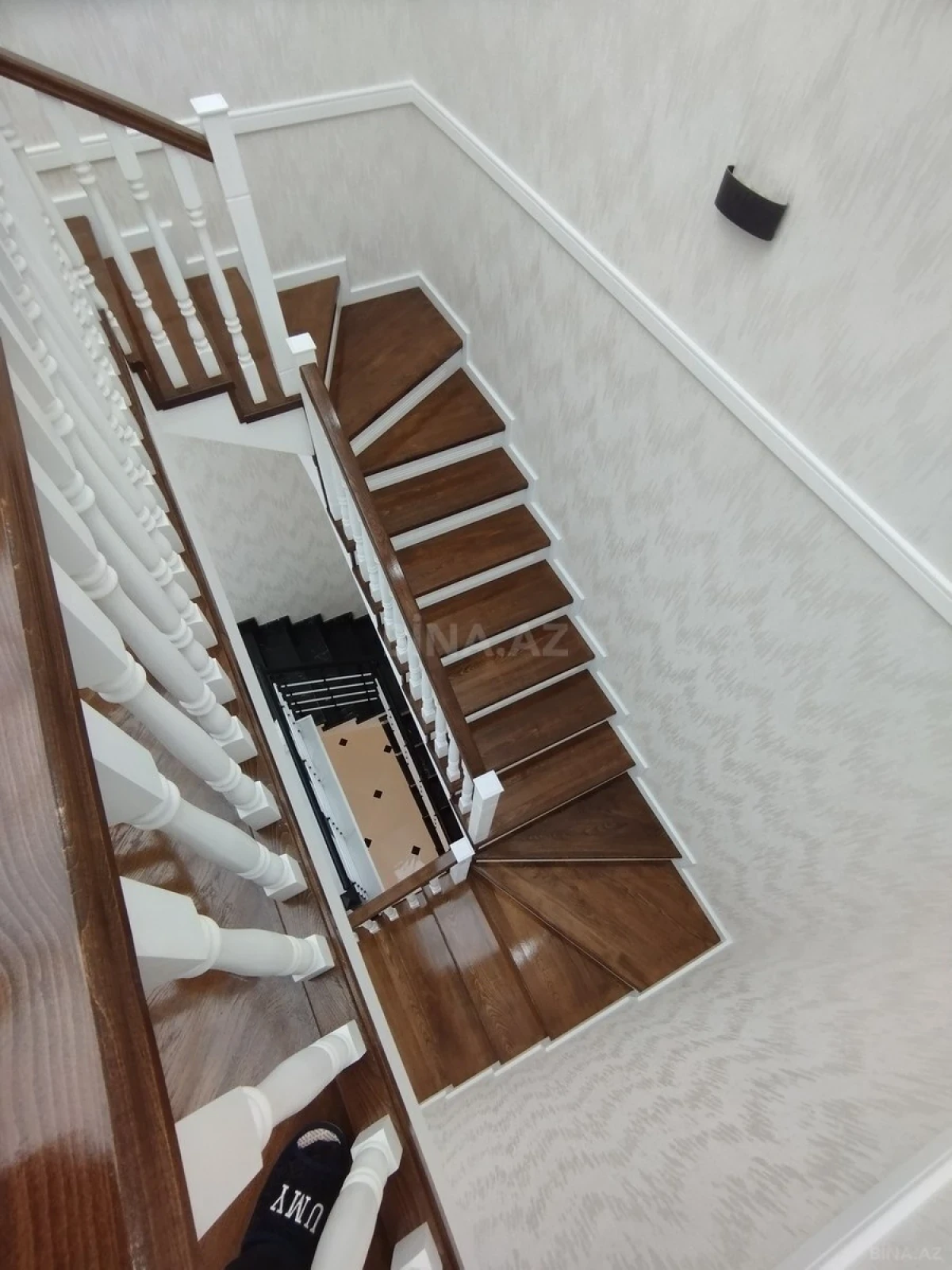 Satılır 6 otaqlı həyət evi 330 m²