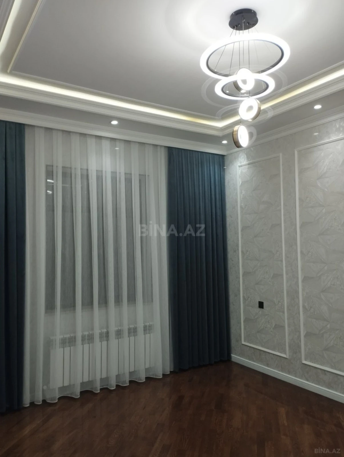 Satılır 6 otaqlı həyət evi 330 m²