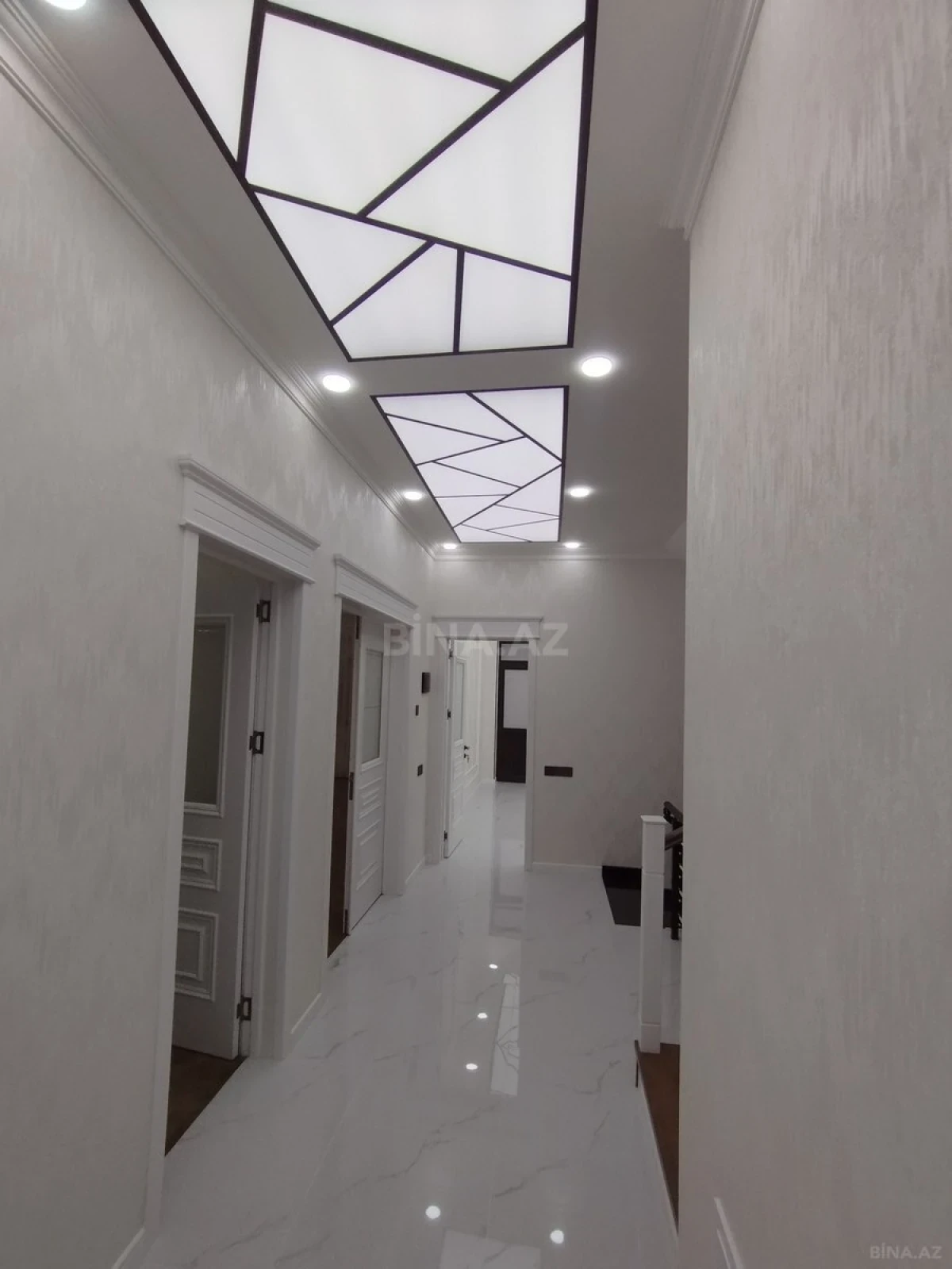 Satılır 6 otaqlı həyət evi 330 m²