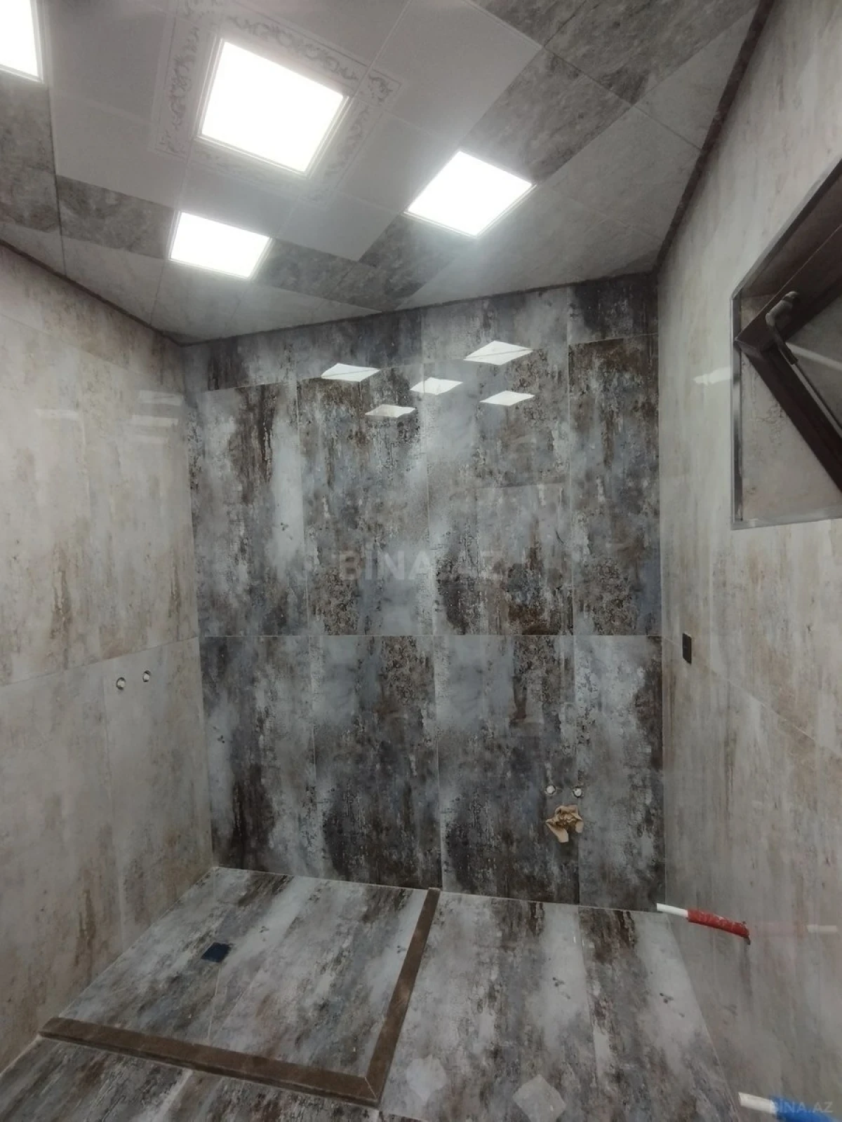 Satılır 6 otaqlı həyət evi 330 m²