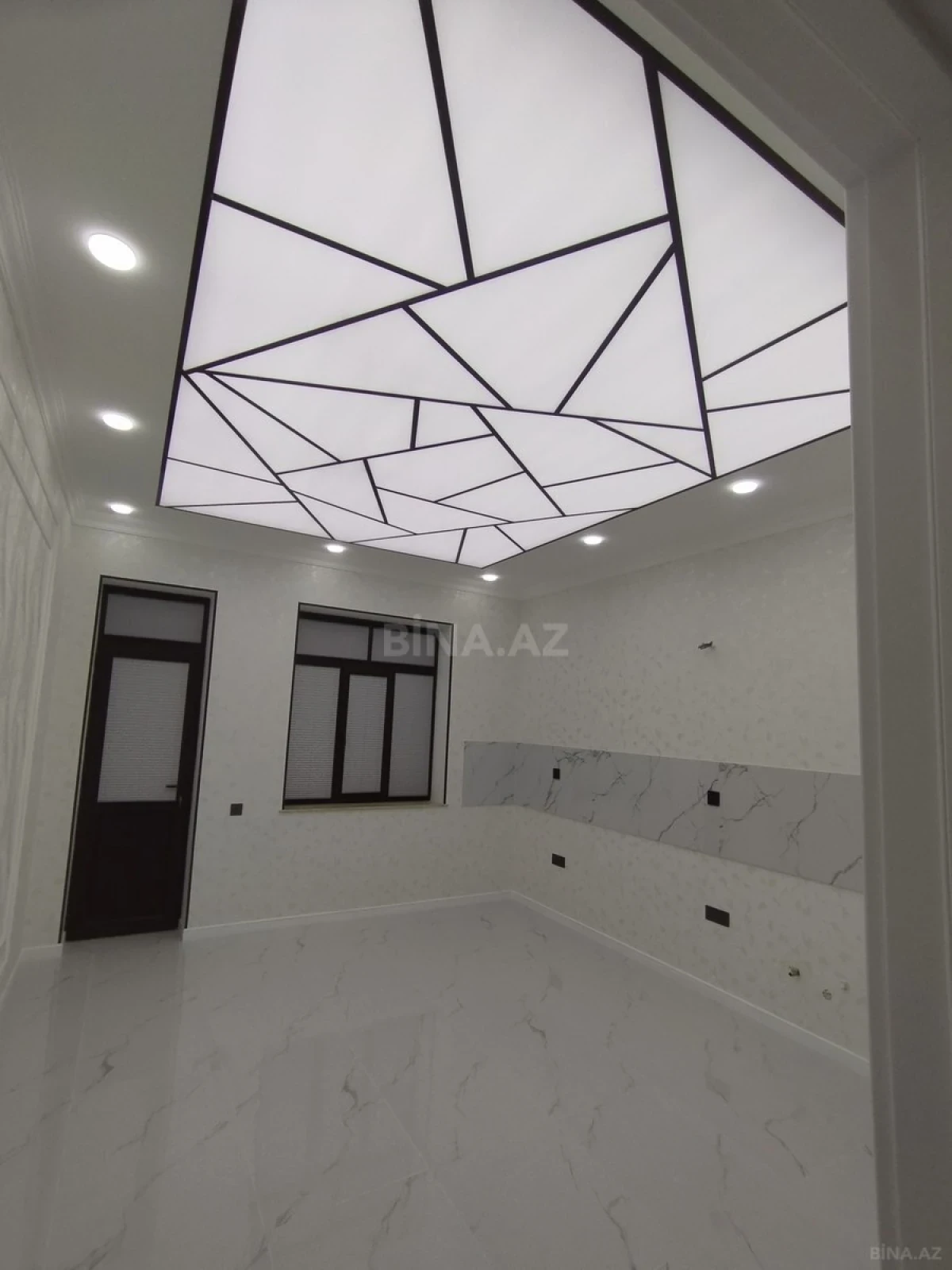 Satılır 6 otaqlı həyət evi 330 m²