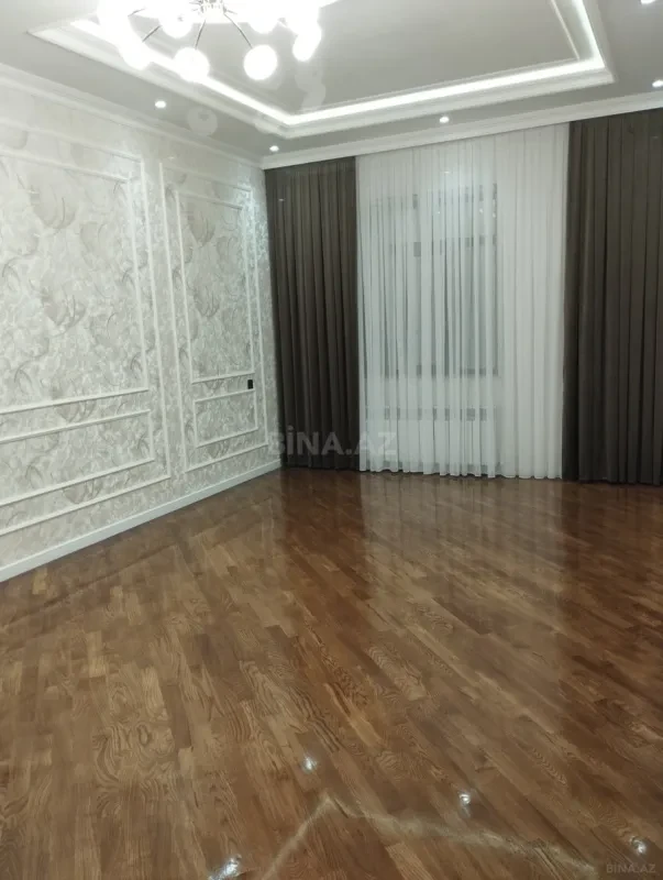 Satılır 6 otaqlı həyət evi 330 m²