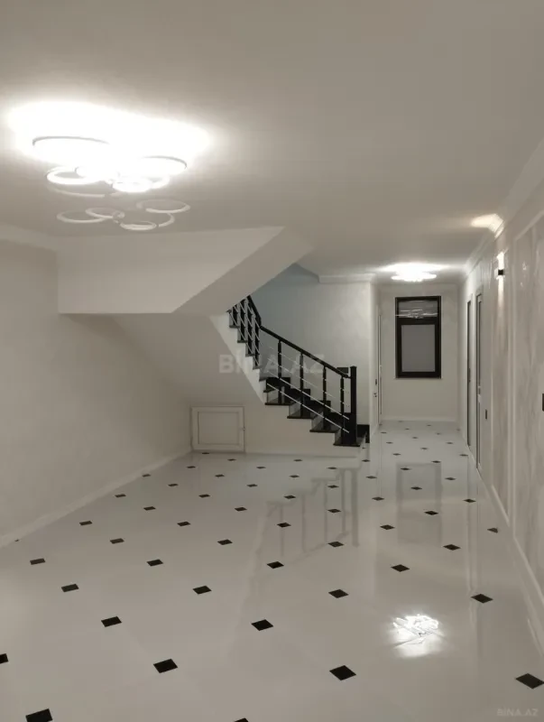 Satılır 6 otaqlı həyət evi 330 m²