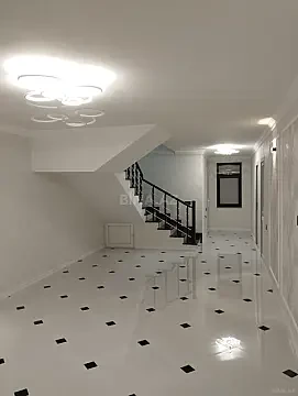 Satılır 6 otaqlı həyət evi 330 m²