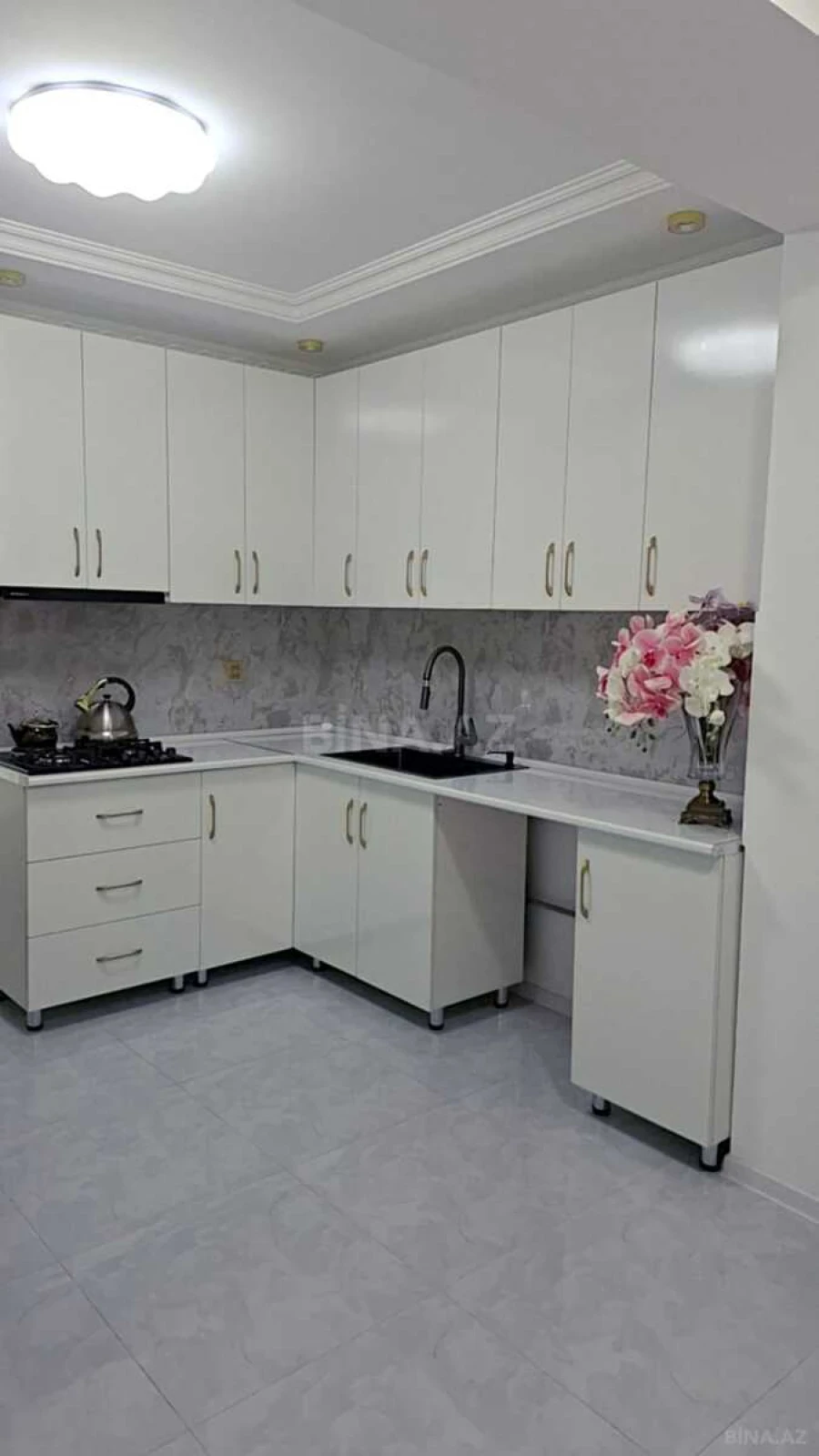 Satılır 5 otaqlı mənzil 111 m²