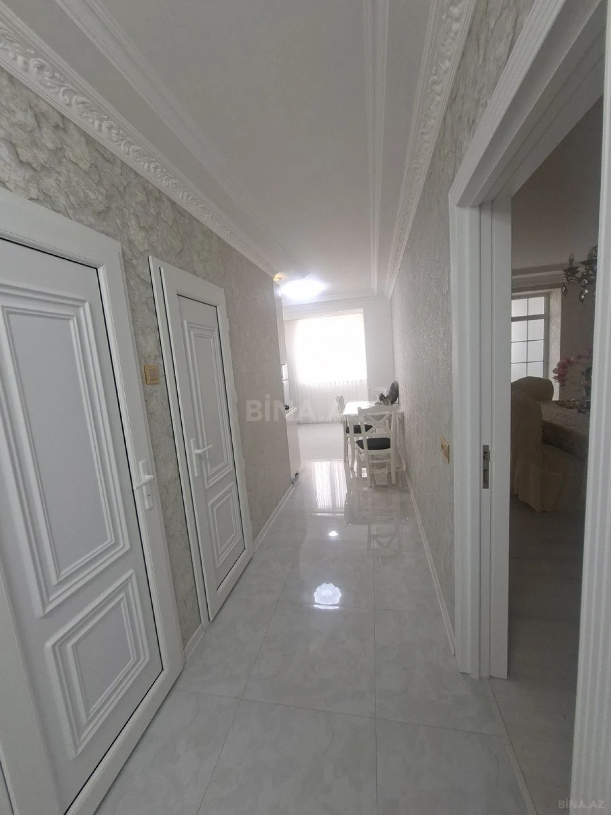 Satılır 5 otaqlı mənzil 111 m²